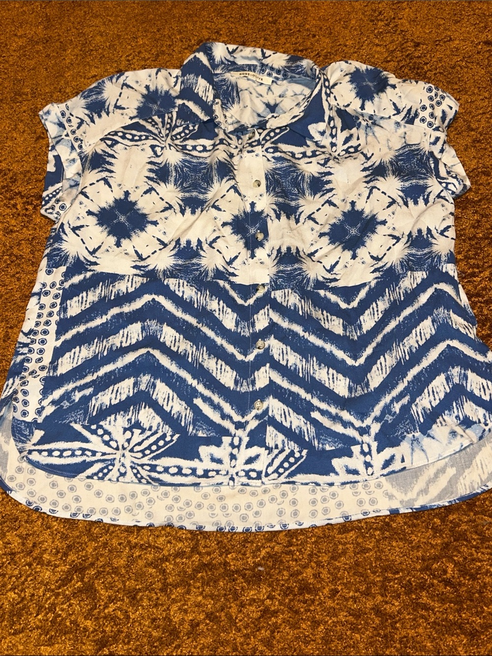 Rose & Olive Blue and White Patterned Short-Sleeve Button-Up Shirt